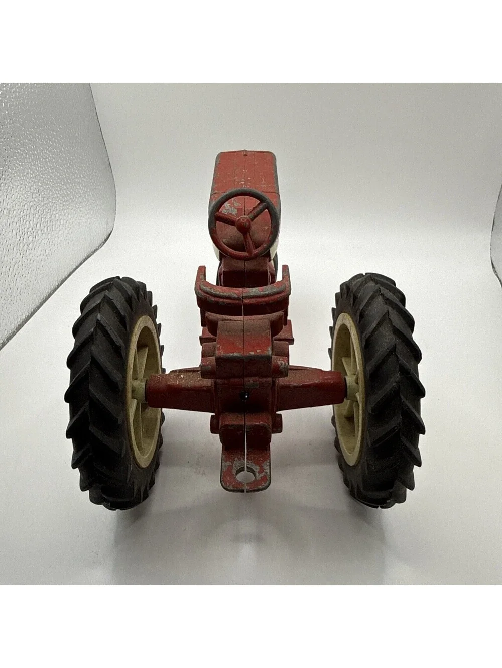 ERTL IH FARMALL 404 TRACTOR WHITE RIM NARROW FRONT